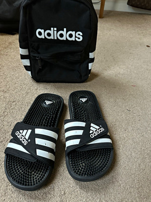 adidas Adissage Slide Sandals Cushioned Logo Black/White and bag US 7