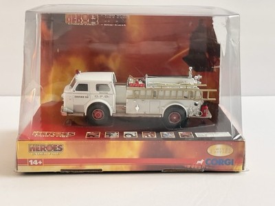 CORGI Heroes Under Fire LaFrance 700 Denver Co FireDepartment Engine 25 Damage