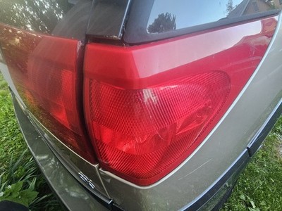 04 - 07 BUICK RENDEZVOUS RIGHT PASSENGER REAR TAIL LIGHT LAMP Q PANEL MOUNTED