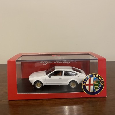 1:43 M4 Alfa Romeo 7204 Alfetta GTV 2000- 1976 White NIB