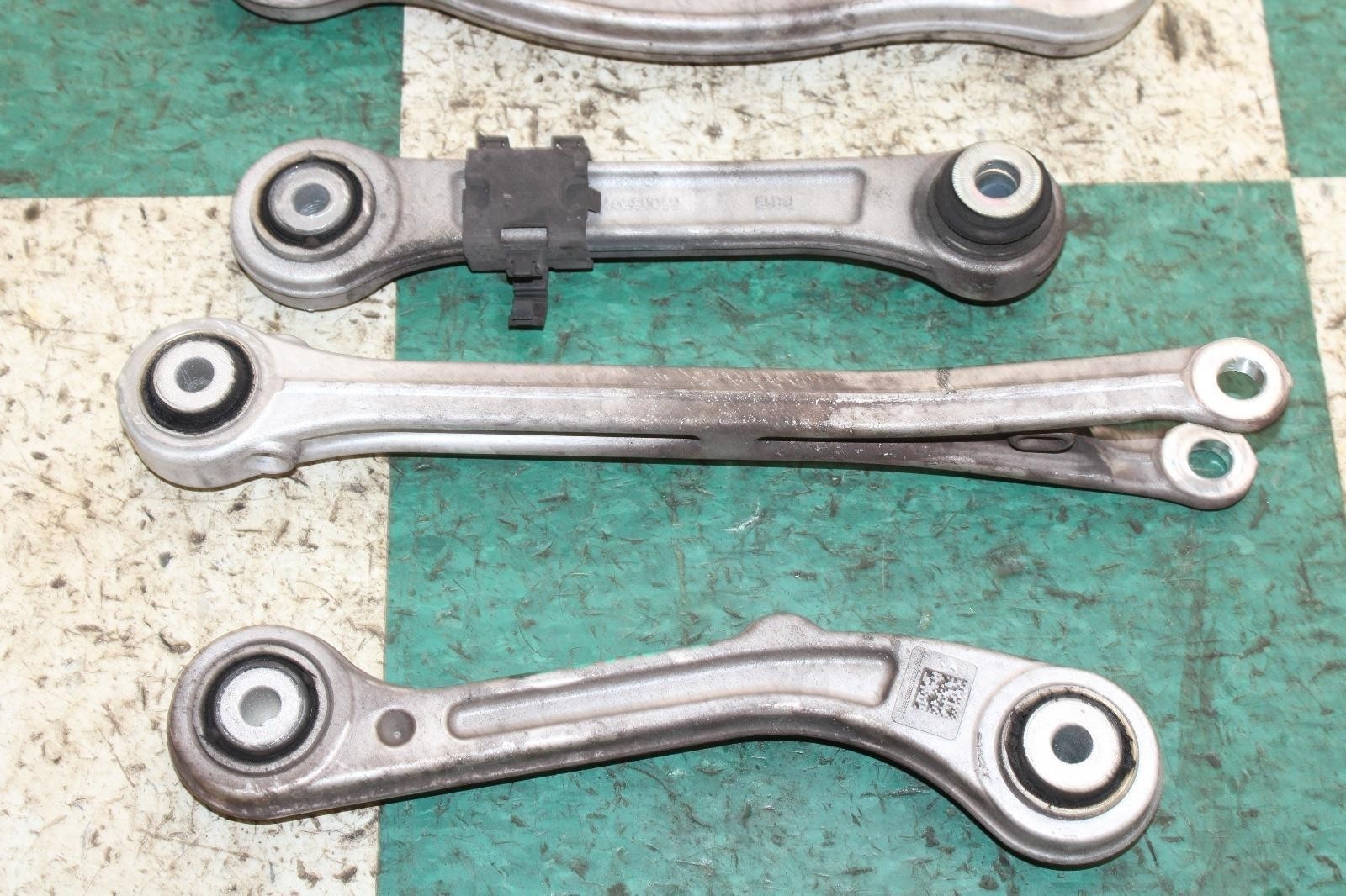 Maserati Quattroporte S Q4 2014-2021 Rear Left Control arms Set of 5