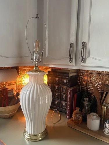 Vintage Hollywood Regency-Inspired White Ceramic And Brass Tabletop Lamp