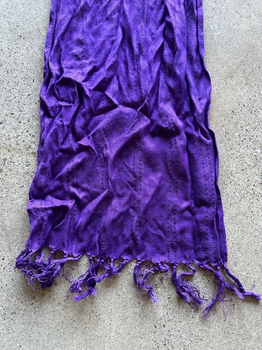 Vintage 1990s Jennifer Moore Purple Knit Indian Rayon Fringe Scarf 10 x 75 - Picture 2 of 5