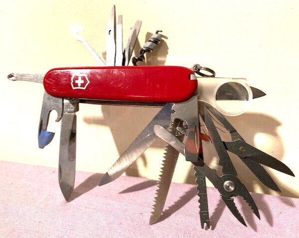 Victorinox SwissChamp Swiss Army Red Multi-Tool 91MM Knife - Excellent Condition