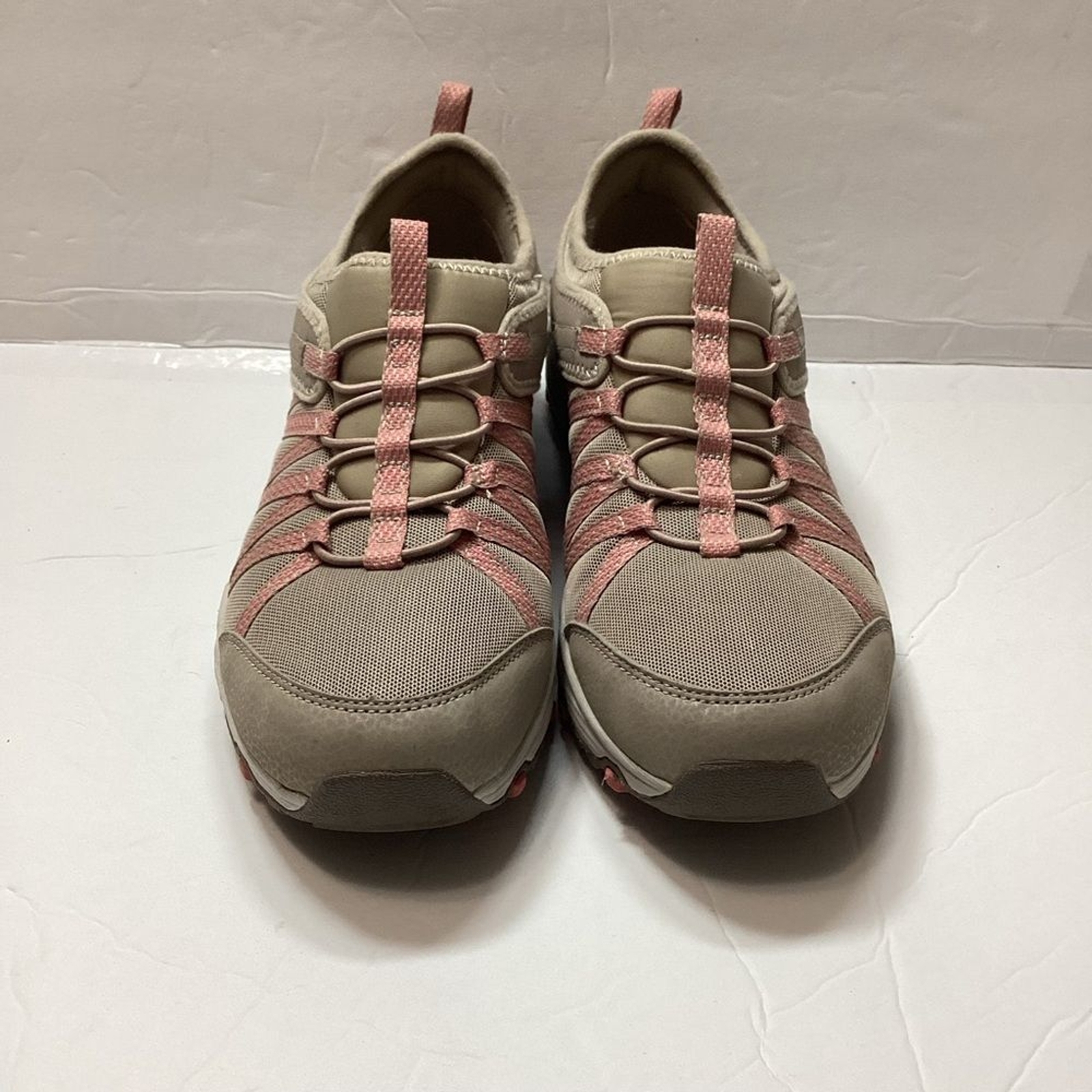 Skechers womens beige and pink size 9 casual sneakers