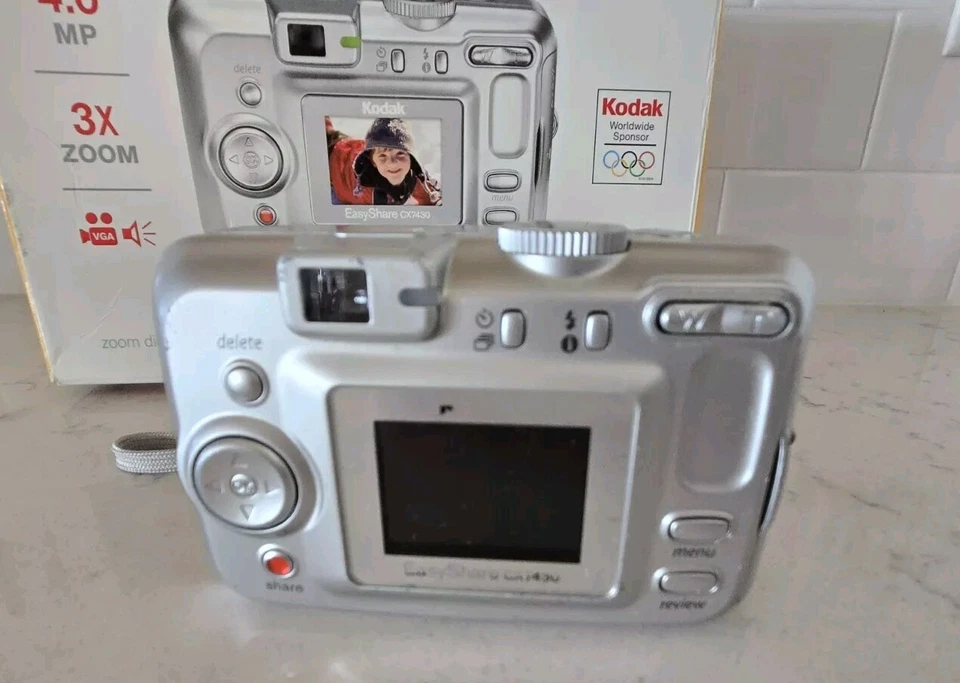 Cámara digital Kodak EasyShare CX7430 4,0 MP 3X zoom - PROBADA con caja y batería Foto 2 de 4