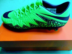 nike hypervenom size 8