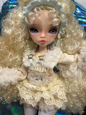 MGA Mirror Mi Shai Meadows 11'' Fashion Doll Blonde Curly Hair Articulated
