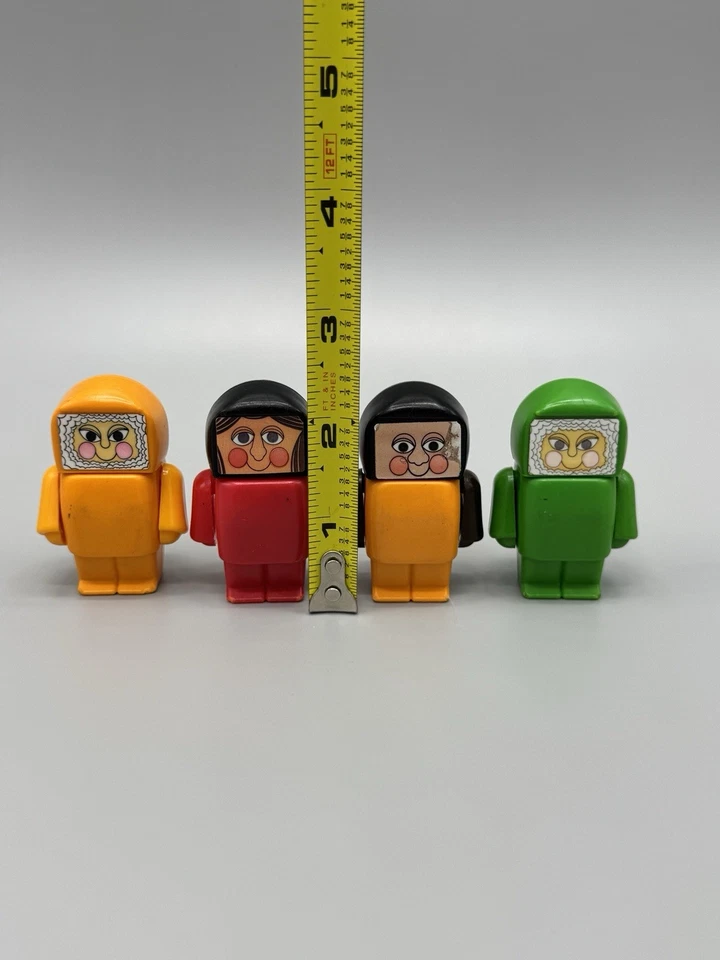 Vintage 1975 CBS Creative Playthings Figuras de Brinquedo de Plástico 2" de Altura Lote De 4 - Imagem 2 de 4