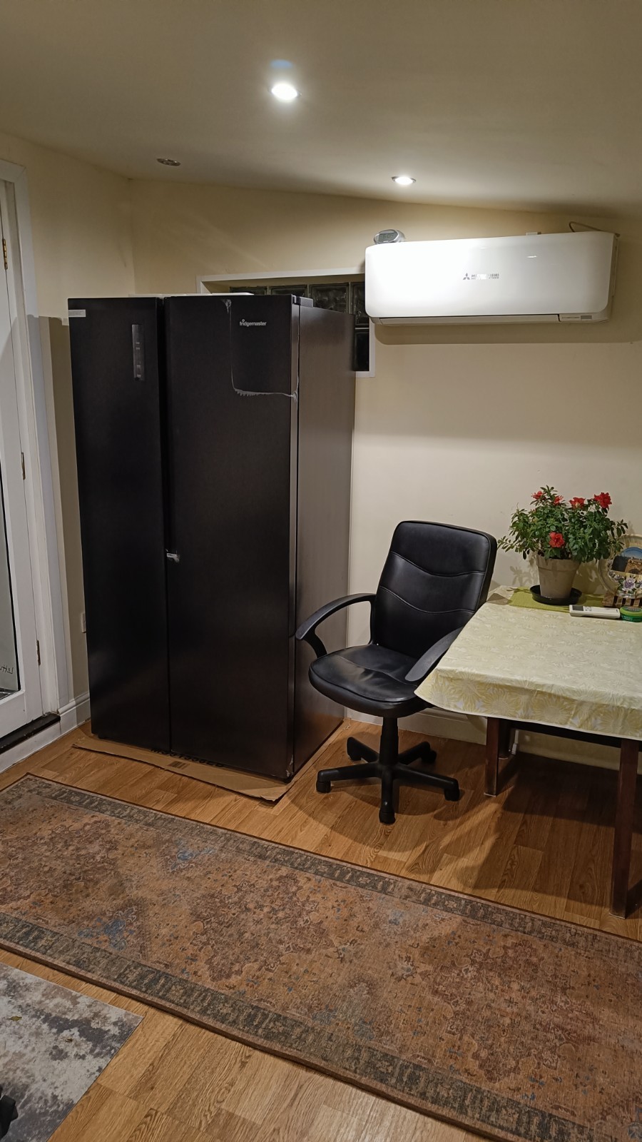 Fridgemaster 91cm Frost Free American Fridge Freezer Black E MS91558EB #LF112223