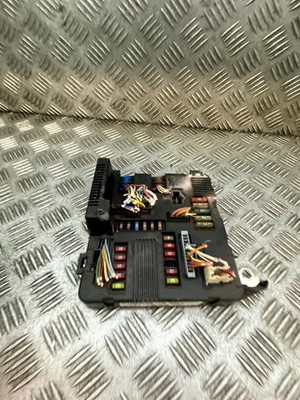 2003 RENAULT SCENIC FUSE BOX UNIT 8200306032C