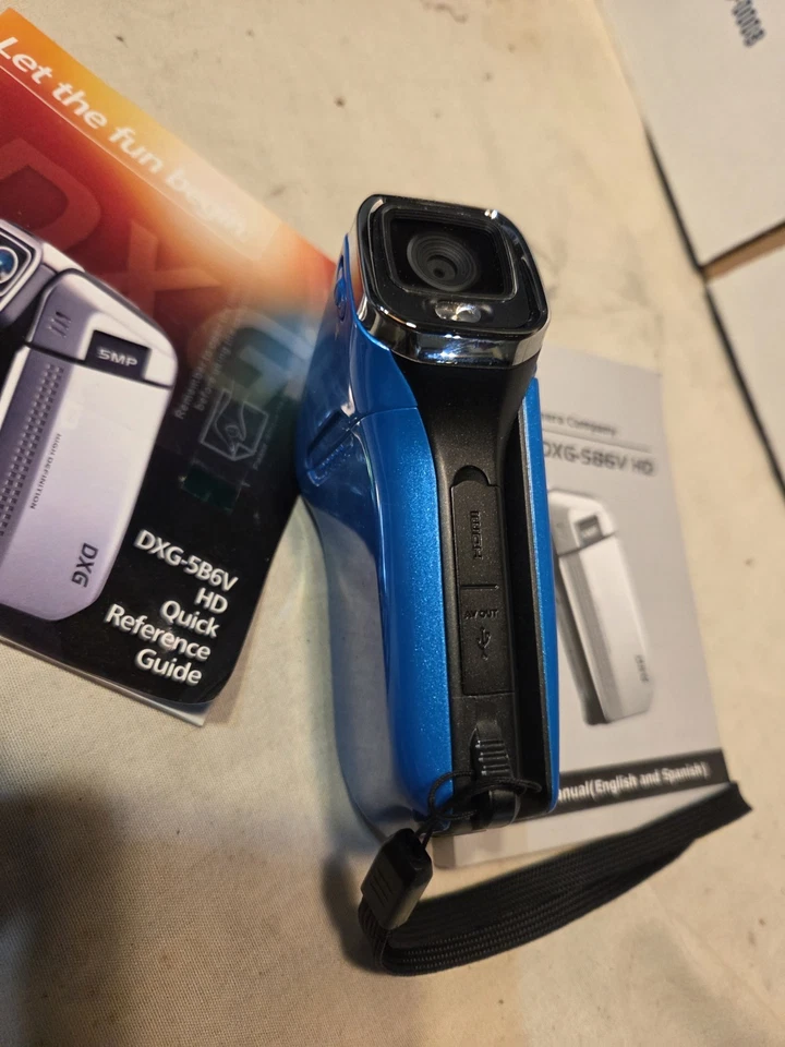 DXG Technology DXG-5B6V Hard Drive Camcorder - Image 4 of 4