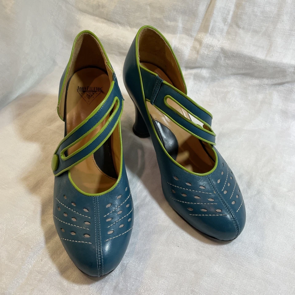Tacones John Fluevog Look Out Family azul verde talla 8,5 en forma de corazón Whimsey Goth Foto 2 de 4