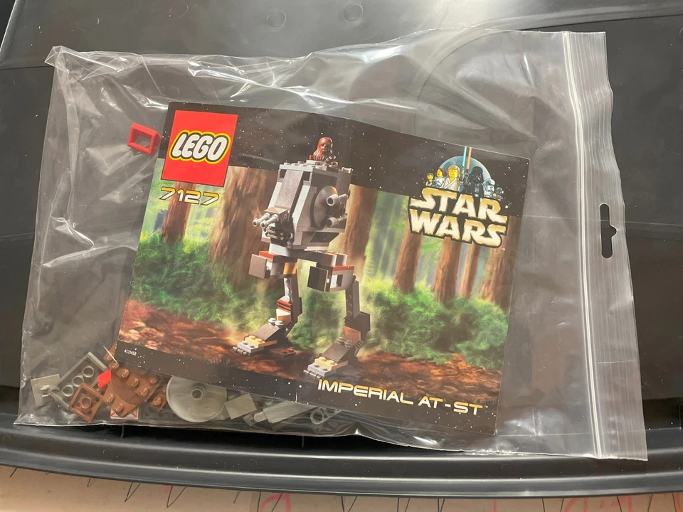 LEGO Star Wars 7127 Imperial AT-ST, photo 1 sur 2