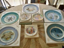 8 Avon Plates 5 Christmas & 3 Small Mother's Day Plates in Original Boxes