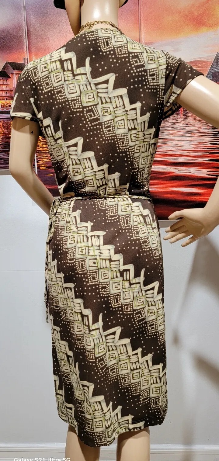 BCBGMAXAZRIA  Geometric Pattern Size M Women's Wr… - image 7