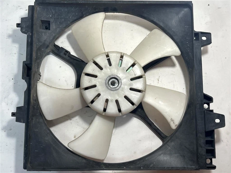 Conjunto de condensador de ventilador de motor de ventilador de radiador compatible con 93-96 IMPREZA 3801316 Foto 2 de 3