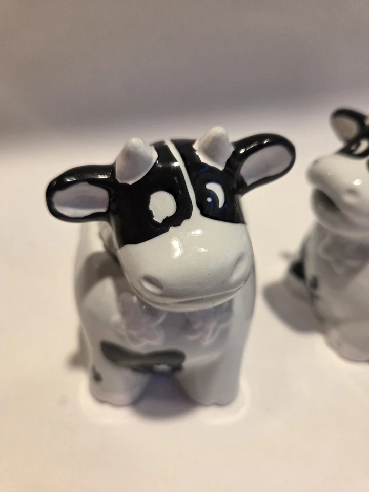 Juego de crema y azucarero vintage en forma de vaca con tapa Foto 3 de 4