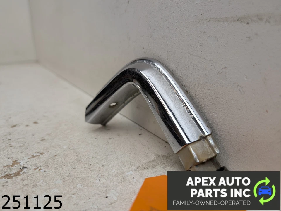 OEM 1979 Chevrolet El Camino 3.9L Rear Corner Tail Bed Trim Moldings Left Foto 3 de 4