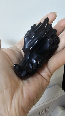 schwarzer Obsidian Kristall Drachenkopf Schnitzerei 7,2 x 4,3 cm 105 g Schutz 
