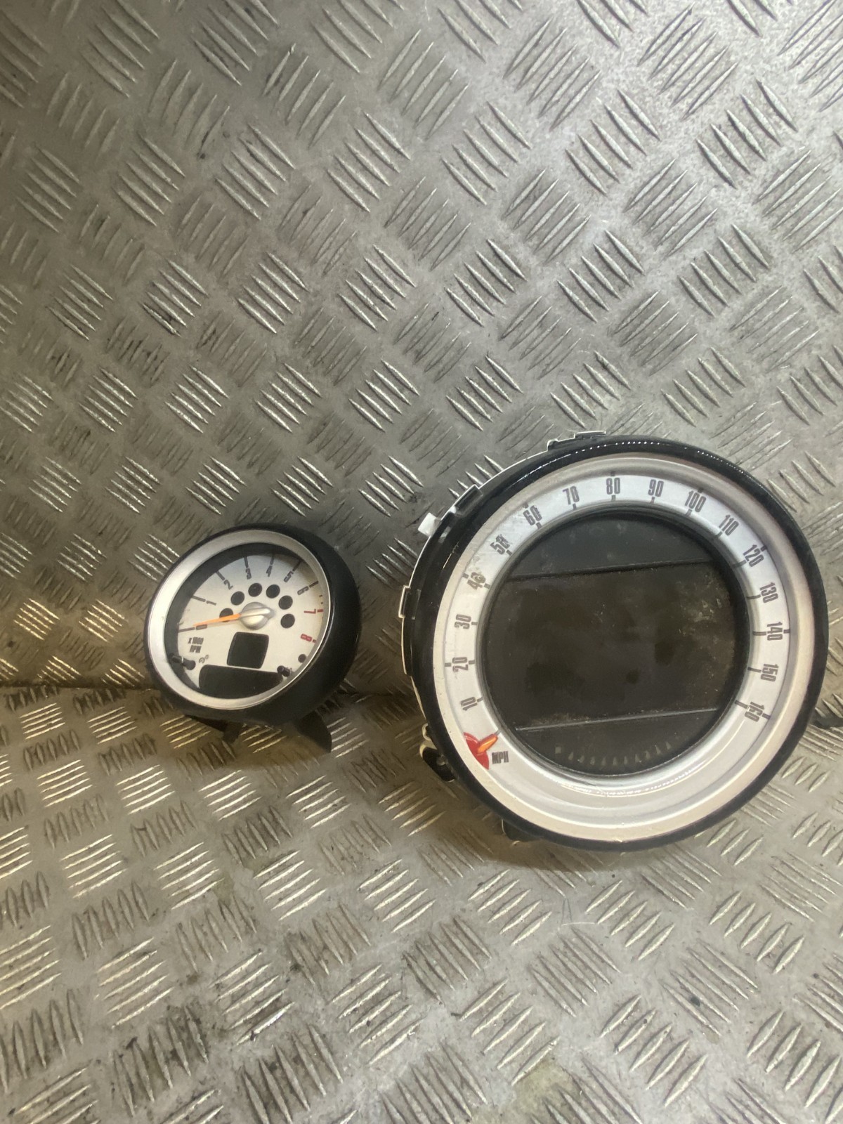 2006-2013 MINI COOPER HATCH R56 1.6 PETROL SPEEDO INSTRUMENT CLOCKS 3451446