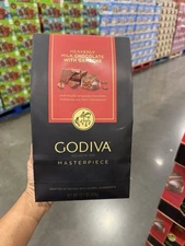 Godiva Ganache Masterpiece Milk Chocolate Candy Assortment, 15.1 oz