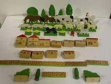 Lot of 44 Erzgebrige Germany Putz Miniature Carved Wooden Village & Farm Animals
