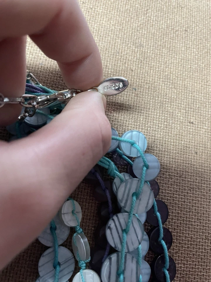 Collar Chico’s Multistrand Turquesa Púrpura Disco Shell Distintivo  Foto 4 de 4