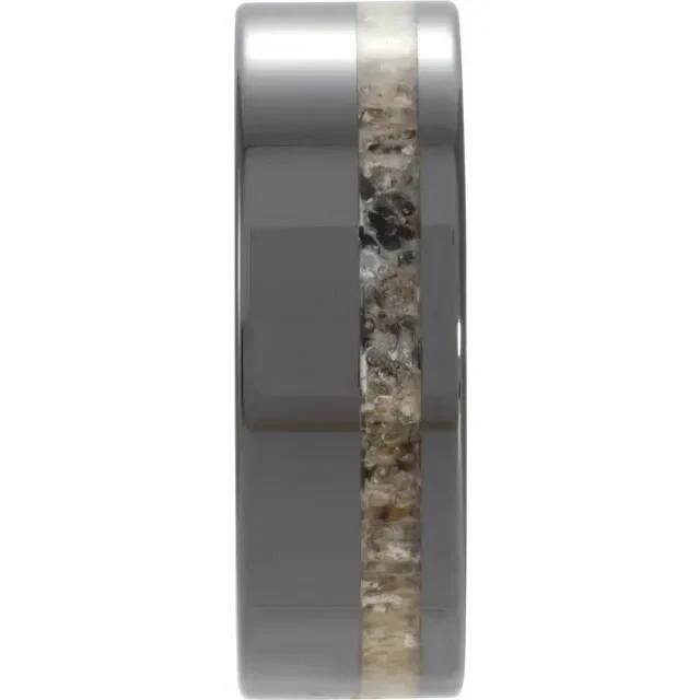 Banda plana de cerámica negra Comfort Fit de 8 mm con incrustaciones de madera de asta para hombre y mujer Foto 3 de 3