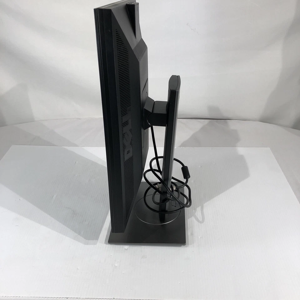 Dell 19" Widescreen LCD Monitor 1909wb p1911t 1440x900 W/STAND - Image 4 of 4