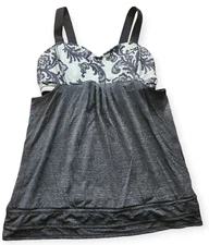 Lululemon Run Back On Track Tank Top Women's 8 Gray White Padded Built in Bra