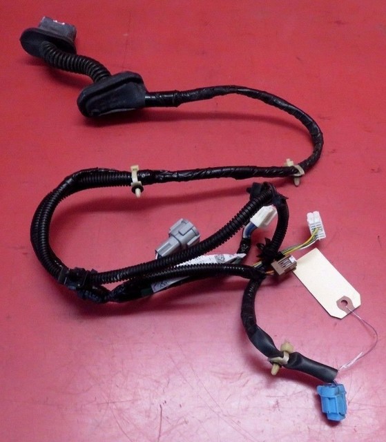 20052006 INFINITI G35 SEDAN OEM RIGHT REAR PASSENGER SIDE DOOR WIRE