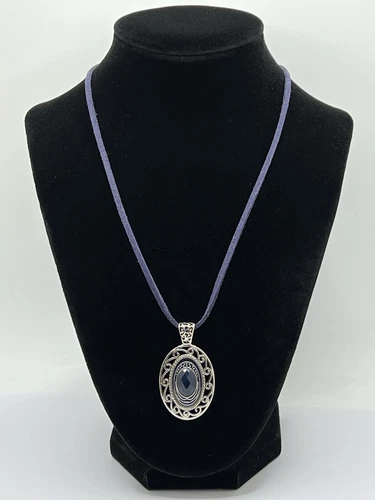 VETEMENTS Ciondolo Lia Sophia Bon Voyage ovale blu nero tono argento disegno pergamena scivolo