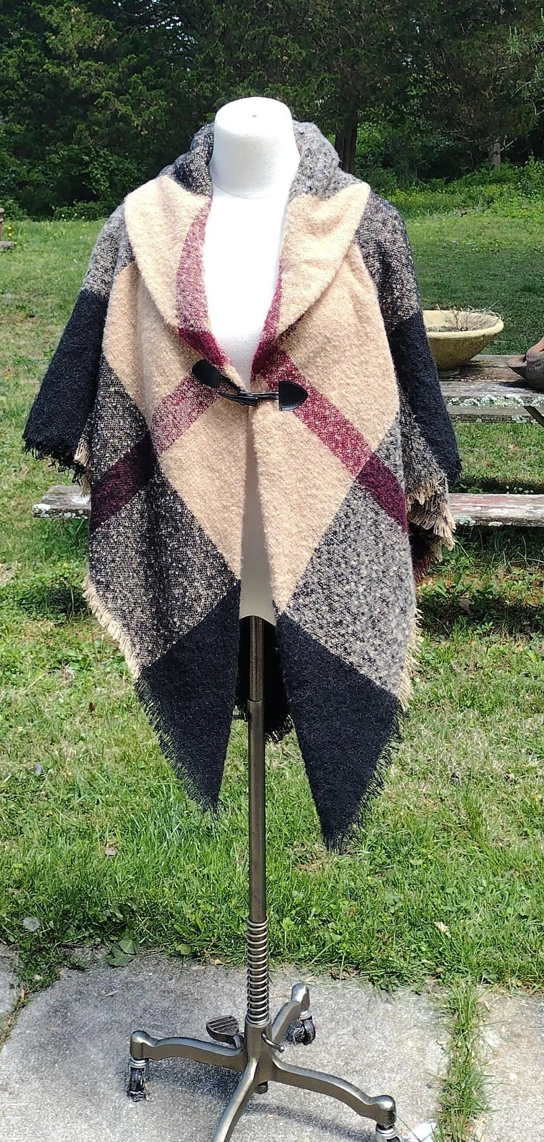 ALTARE MULTICOLOR PONCHO SHAWL FRINGE SWEATER WOMANS ONE SIZE- NEW W/TAGS