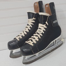 Vintage CCM Steel Shank Senior A Mustang Ice skates Size 8.5 Made Canada Laces