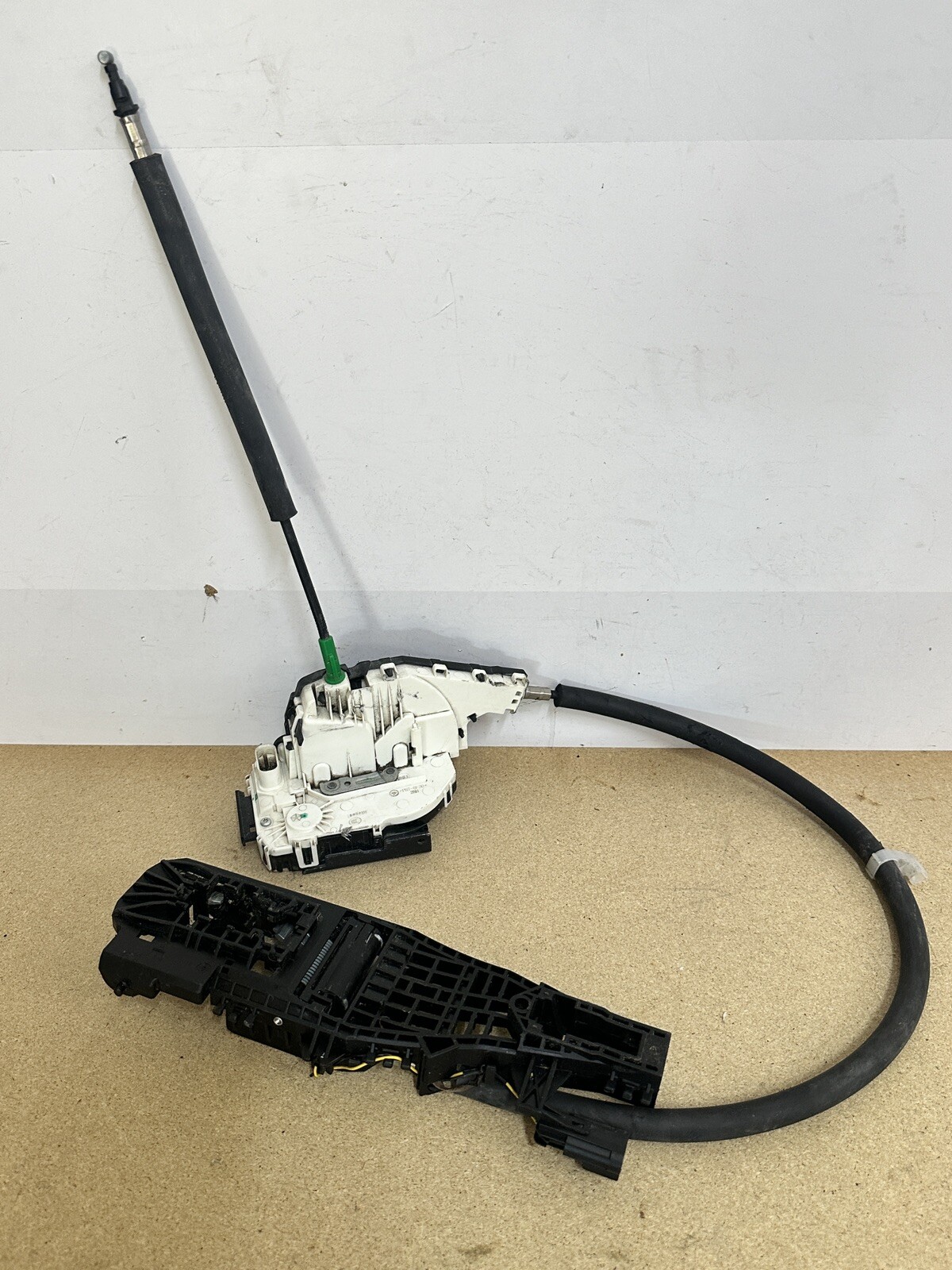OEM 14-17 Maserati Ghibli S Rear Left Side Door Lock Latch Actuator AK2308250