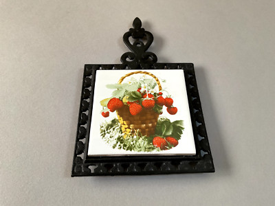 A Nice MULIA Ceramic Tile White w/ Strawberries on a Trivet 4 1/4'' x 4 1/4''