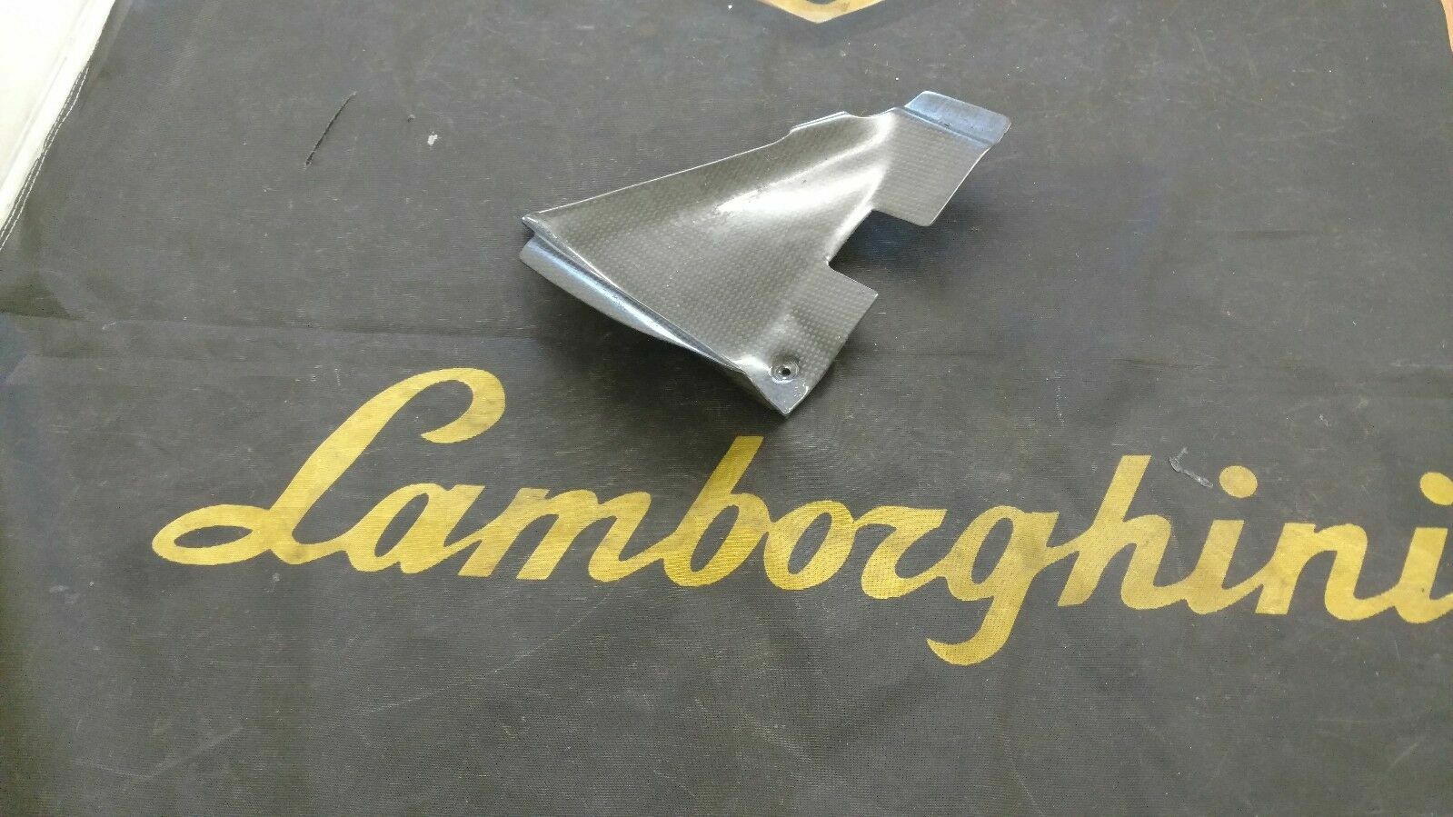 LAMBORGHINI MURCIELAGO LEFT CARBON FIBER ENGINE BAY COVER TRIM OEM 0068014118 
