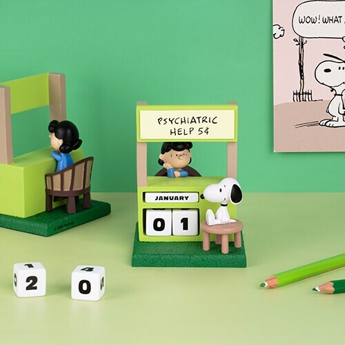Peanuts Snoopy & Lucy Figure Perpetual Calendar Month Daily Block
