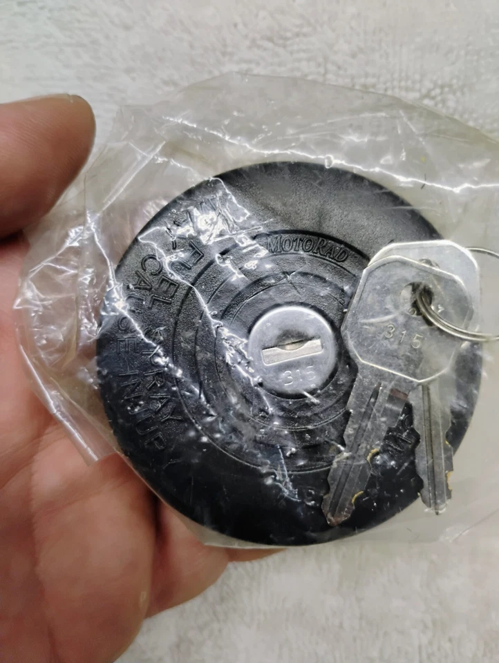 NEW Fuel Tank Gas Cap Locking 2 Keys Stant 10583 Dodge Chrysler Plymouth AMC - Imagem 2 de 4