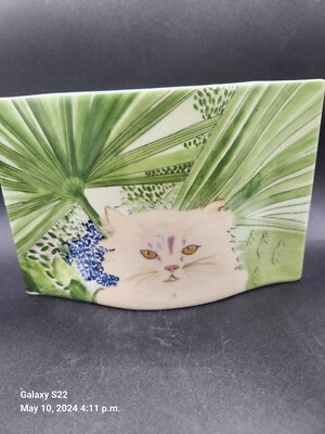 Minou-ette by C. Pradalié. Porcelain 1985 vase with White kitten