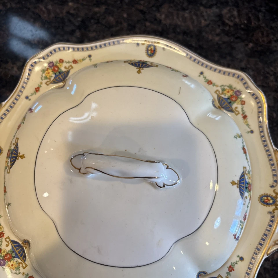 VINTAGE ART DECO JOHNSON BROTHERS PAREEK REVIERA COVERED VEGETABLE BOWL - Image 4 of 4