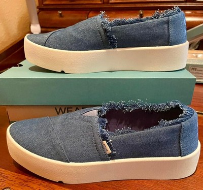 NWT Women s TOMS Verona Slip On Sneaker Slate Blue Denim/Fray Size 6.5