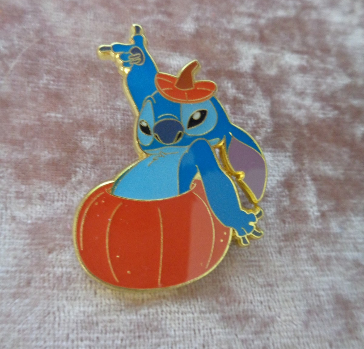 Loungefly / Disney - Stitch - Fall Pumpkin  - Mystery / Blind Box Pin