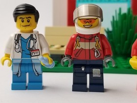 LEGO City 4429 Helicopter Rescue Complete Hospital Ambulance Emergency