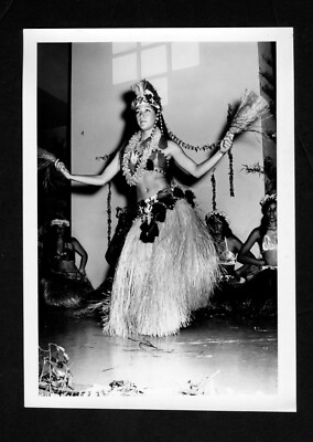 Hula / Polynesian Dancer in Grass Skirt Teenage Girl - Original eBay