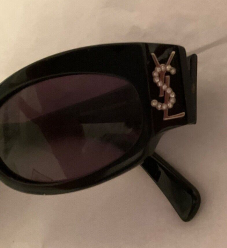 OTTIME CONDIZIONI Occhiali da sole vintage Yves Saint Laurent occhi di gatto neri 6059