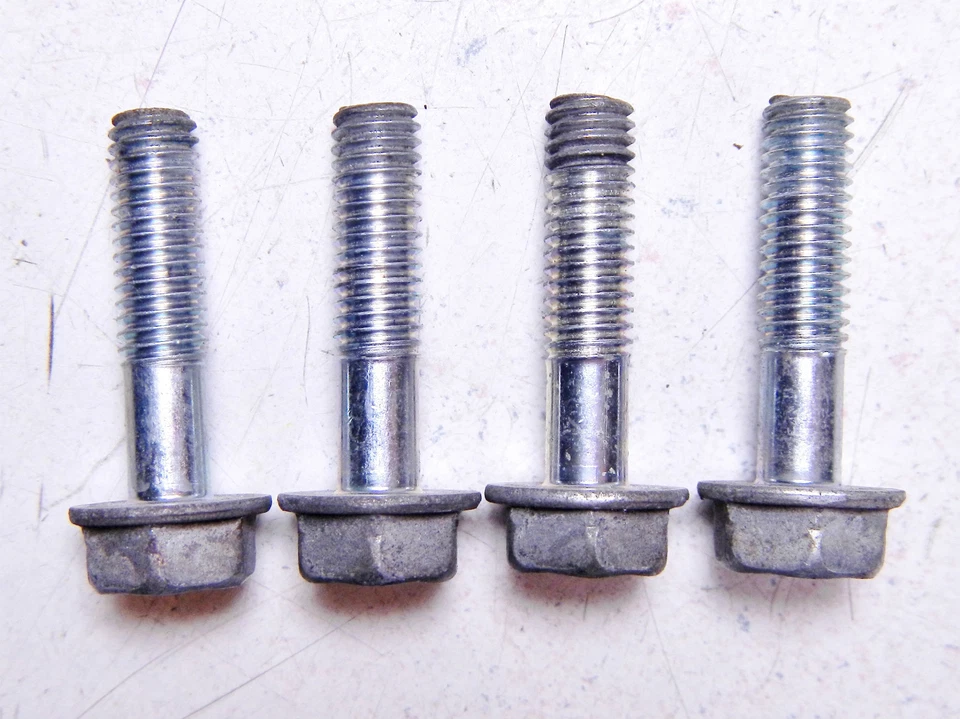 82 HONDA CB750SC CB750 NIGHTHAWK 750 SOPORTE DE CAJA DE BATERÍA SOPORTE DE BANDEJA PERNOS DE MONTAJE Foto 2 de 3