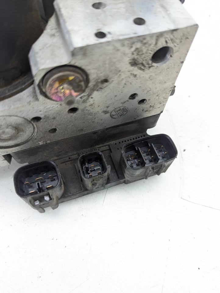 Unidad de módulo de control de bomba de freno antibloqueo ABS Lexus LS400 1998-2000 OEM Foto 2 de 4