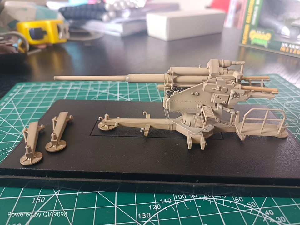 New 1/72 WWII German 128mm FLAK40 With Kreuzlafette 1944 Desert Color Model - Image 4 of 4